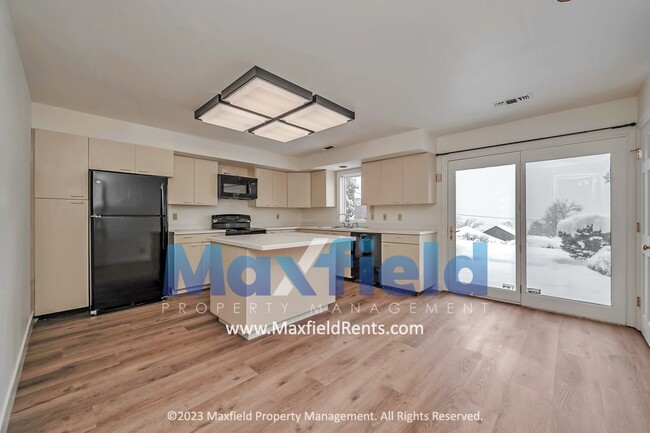 Building Photo - Avenues - 3 Bedroom 3 Bath Townhome with amazing southern views
