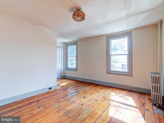 Building Photo - 1439 N Howard St