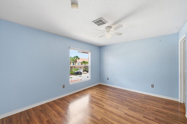 Building Photo - 1810 Seminole Palms Dr