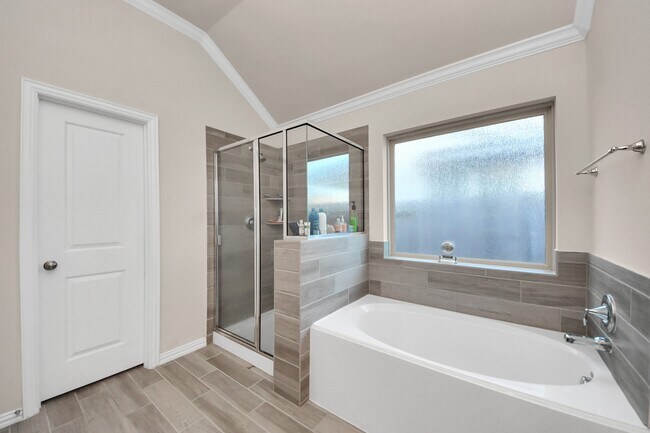 Building Photo - 28634 Monarch Cliffs Dr