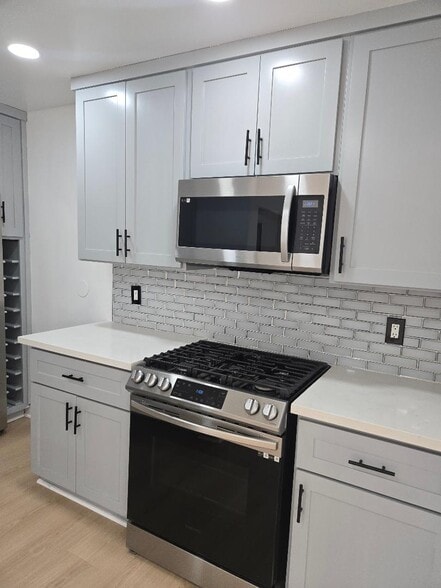 Building Photo - 418 E Hardy St