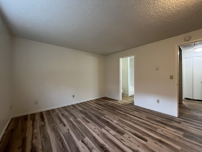 Building Photo - Spacious 3-Bedroom Home in Prime highly sought-after West Linn community