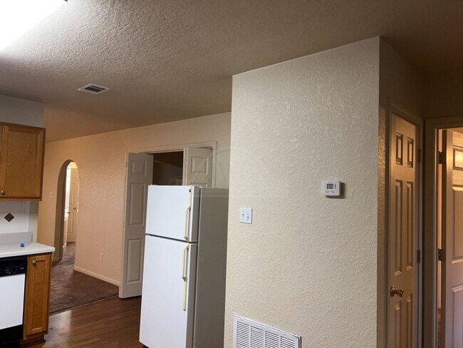 Building Photo - 1600 Dugger Cir