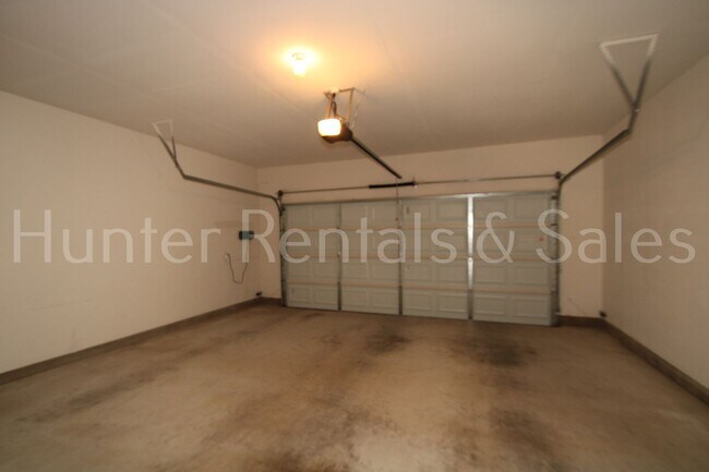 Building Photo - Bridgewood Beauty