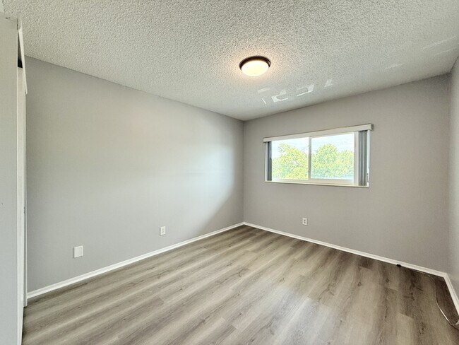 Building Photo - 2455 Finlandia Ln