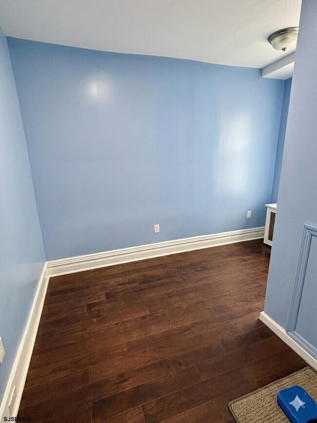 Building Photo - 4800 Ventnor Ave