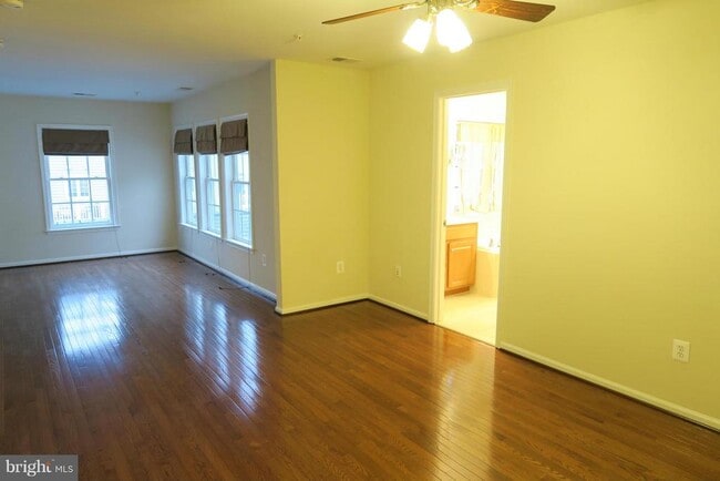 Building Photo - 725 Ridgemont Ave