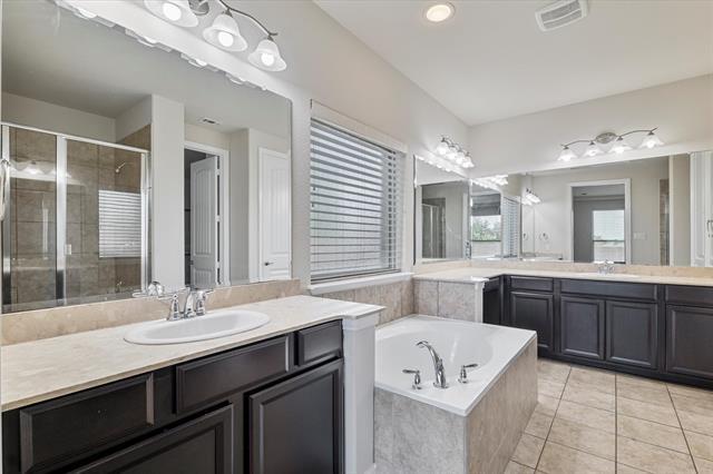 Building Photo - 1297 Roma Dr