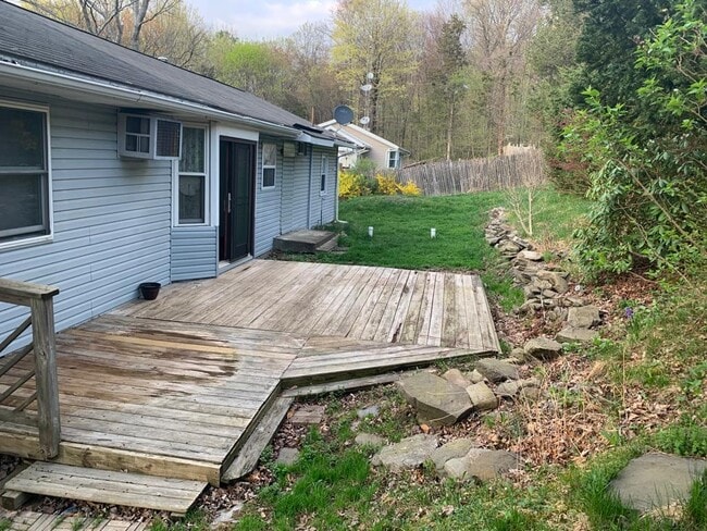 Building Photo - 30 Woodycrest Trl