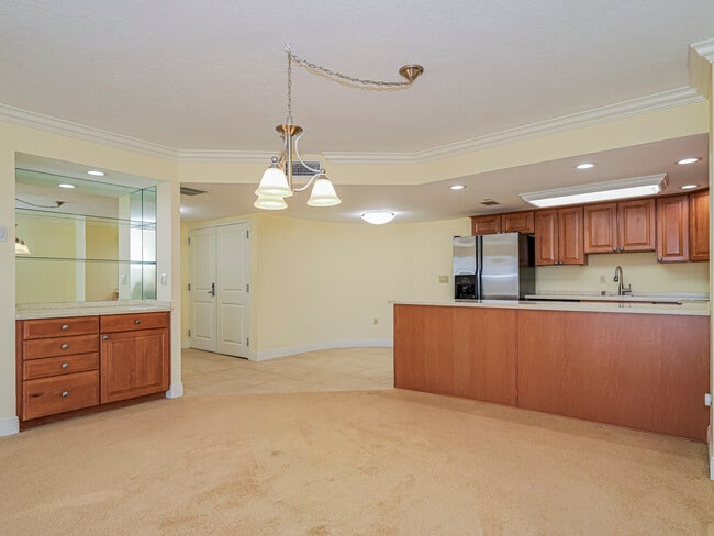 Building Photo - 4600 Jimmy Buffett Mem Hwy