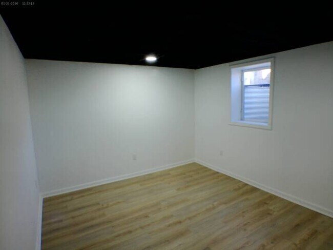 Building Photo - Beautiful 4 bedrooms and 2 full baths with vanity in a beautiful house at Longwood Ave Kansas Cit...