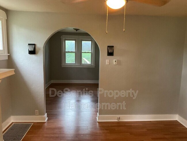 Building Photo - 1018 Bellaire Ave