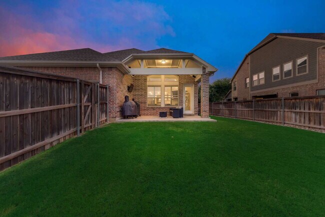 Building Photo - Welcome to your new 5 Bed-4 Bath home in t...