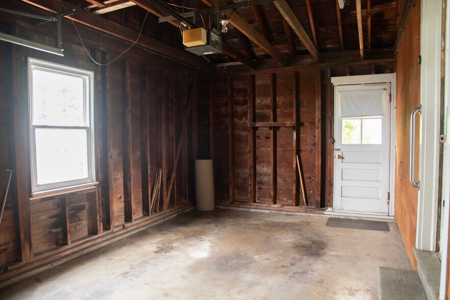 Building Photo - 1349 Lititz Rd