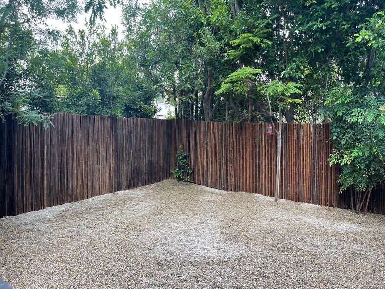 private backyard - 1406 Maple St