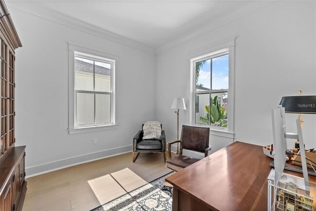 Building Photo - 321 12th Ave NE