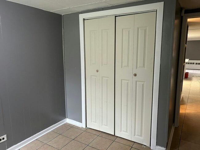 Building Photo - 1828 Gunderson Ave