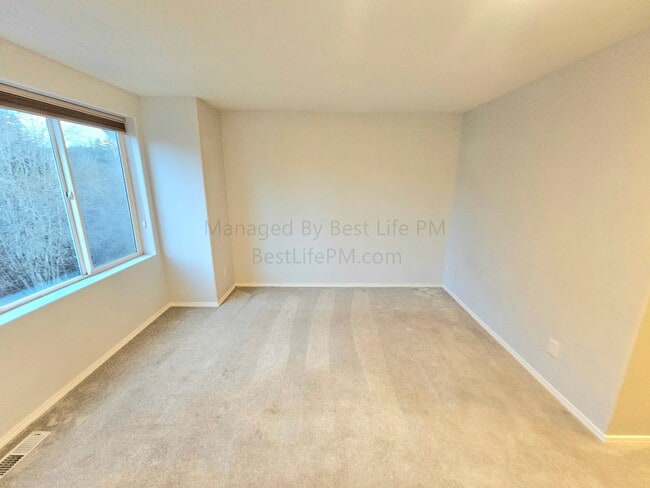 Building Photo - 13990 SW Scholls Ferry Rd