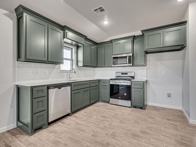 Building Photo - Newer Home in Washington under $1,500!