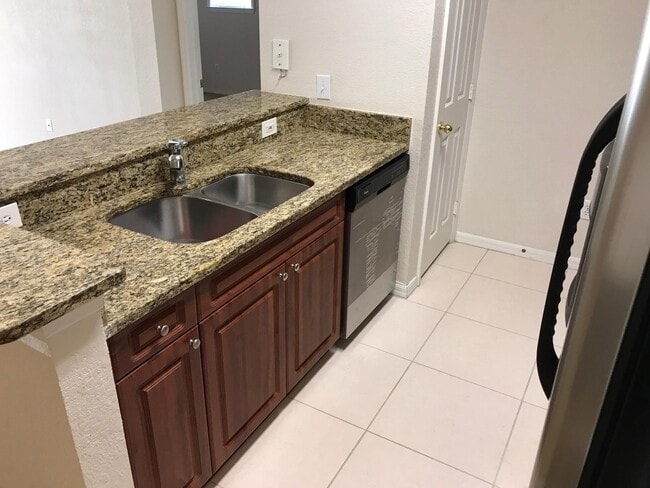 Building Photo - 3567 Conroy Rd