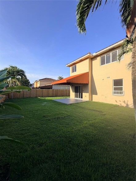 Building Photo - 28504 SW 130th Ave