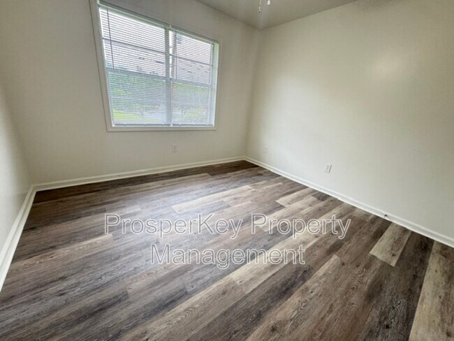 Building Photo - 6330 Newick Dr