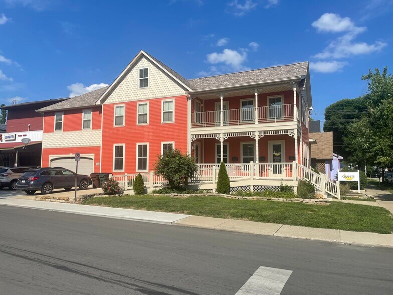 Building Photo - 403 E 4th St