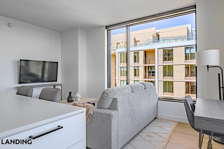 Building Photo - 632 Howard Rd SE