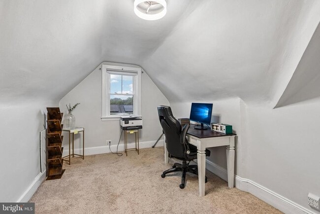 Building Photo - 105 Dinsmore Ave