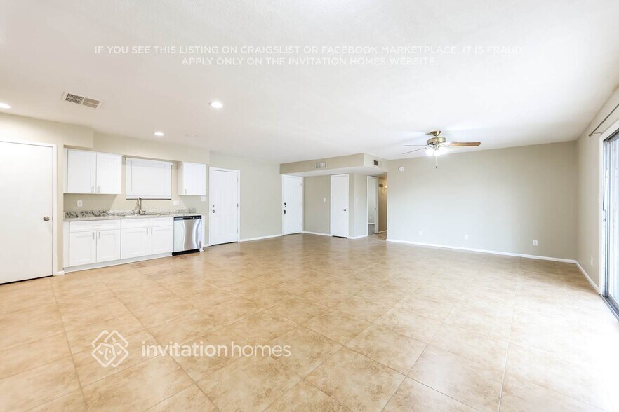 Building Photo - 1030 W Anderson Dr