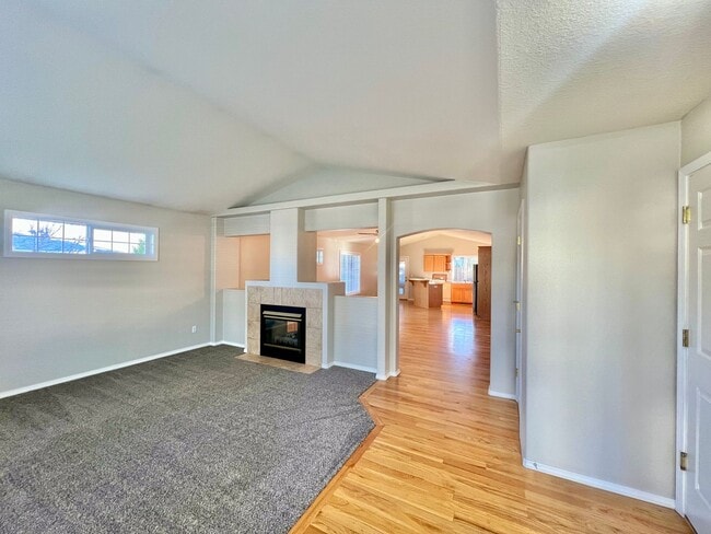Building Photo - Lovely Battleground Ranch shows well!