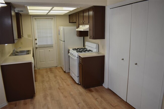 Building Photo - 1804 Rawhide Loop