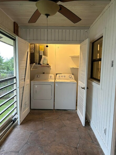 Building Photo - 5894 Longbow Ln