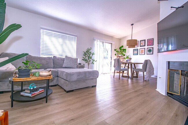 Building Photo - 8408 Spring Desert Pl