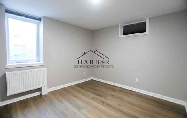 Building Photo - 319 14th St SW