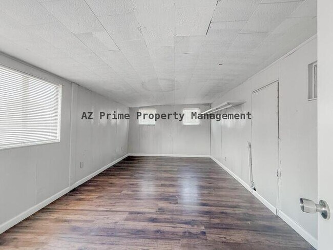 Building Photo - 17401 E Meadow Ln