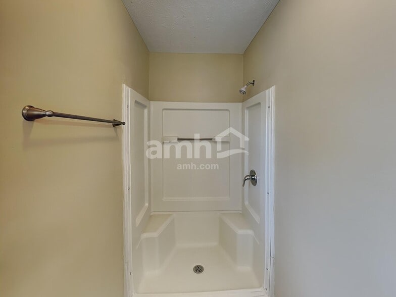 Building Photo - 115 Grove Run Rd