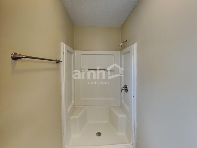 Building Photo - 115 Grove Run Rd