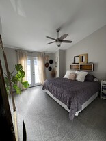 Building Photo - 2161 Giltshire Dr
