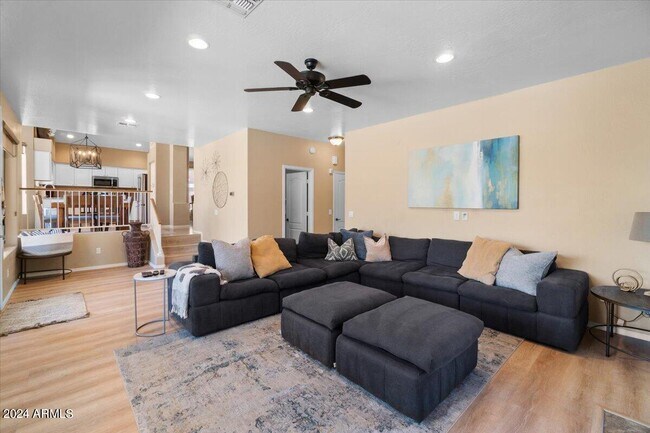 Building Photo - 5512 E Campo Bello Dr