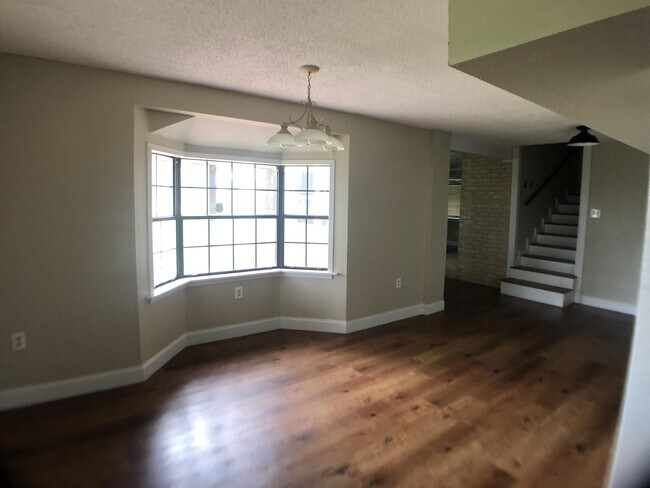 Building Photo - 4553 Seawillow Rd