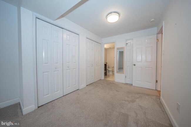 Building Photo - 504 Mountainview Dr