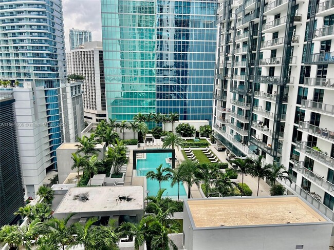 Building Photo - 300 S Biscayne Blvd