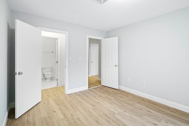 Building Photo - 622 Boston Ave