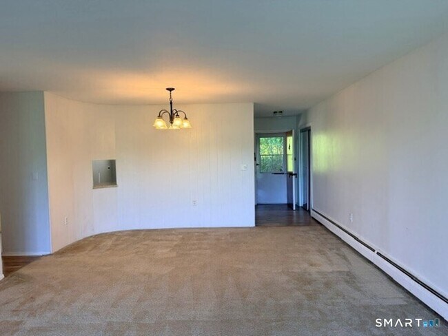 Building Photo - 264 Lyman Rd