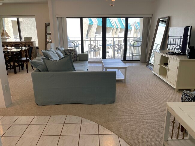 Living Room - 4501 S Atlantic Ave