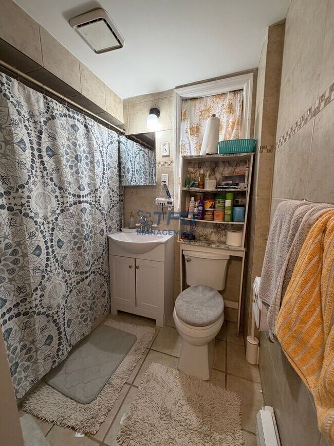 Building Photo - 19 Sisson Ct