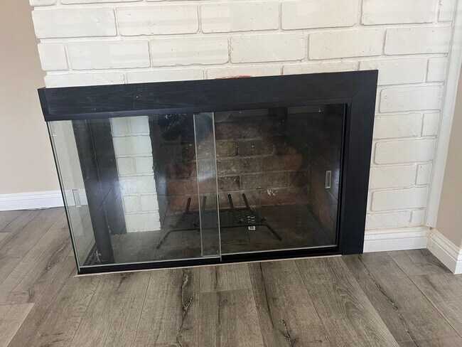 Building Photo - Home with a Cabin Style Family room and backyard Oasis