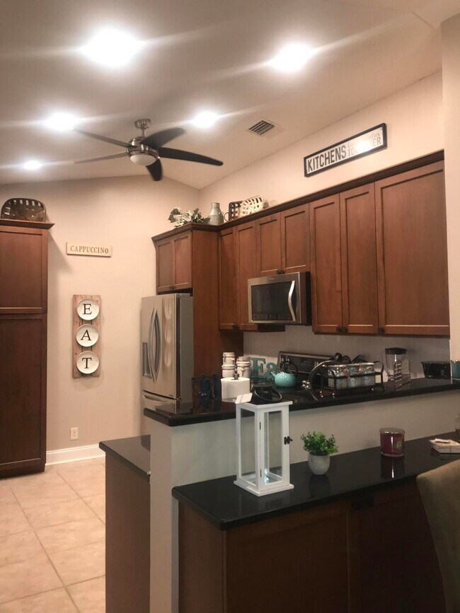 Building Photo - 1739 Shoreside Cir