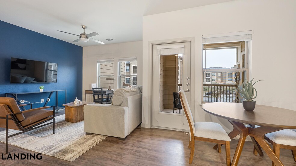 Building Photo - 2825 Main St